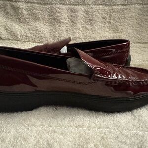 Preowned Tods Gommino loafers 38